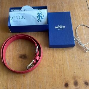 NIB medium Royce leather dog collar, never used
